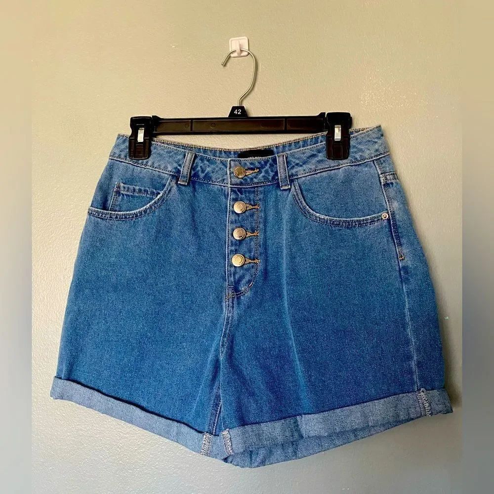 NWOT Vero Moda Denim button fly Jean Shorts M